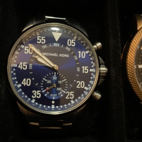 MK Watch Hybrid Like New conditions - Picture 2 of 3